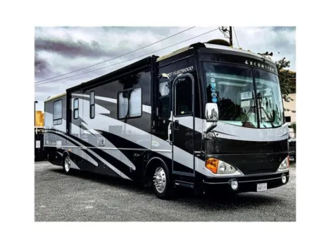 Gray 2006 Excursion Fleetwood for sale in Garden Grove, CA