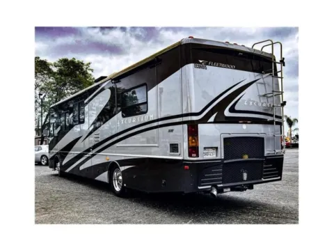 Photos of 2006 Excursion Fleetwood for sale in Garden Grove, CA at Quantum Auto Sales - Garden Grove