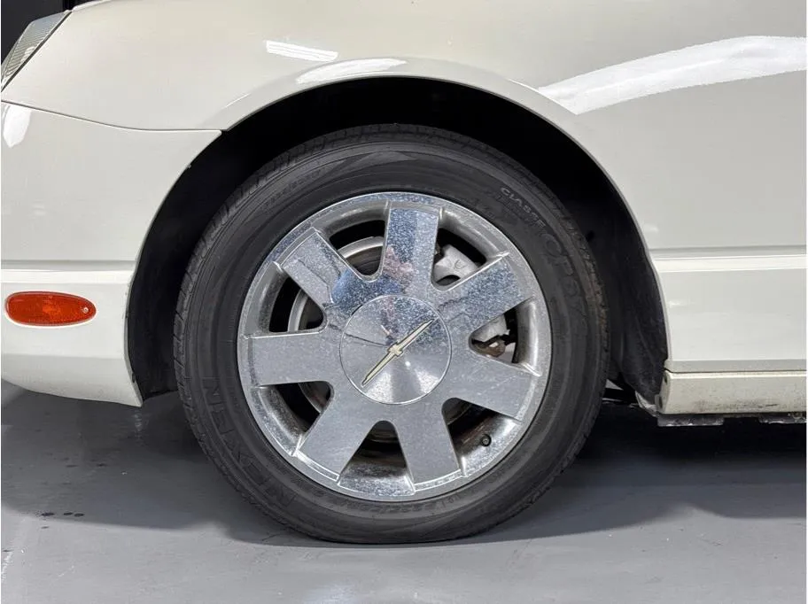2002 Ford Thunderbird photo 15