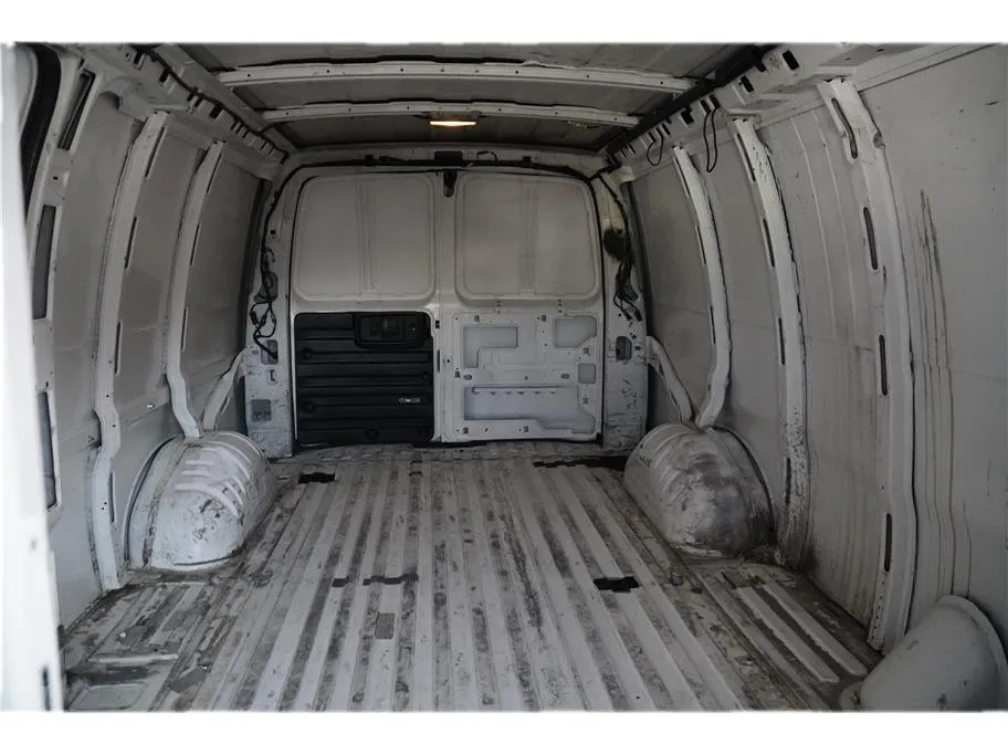 2014 Chevrolet Express 3500 Cargo Van photo 10