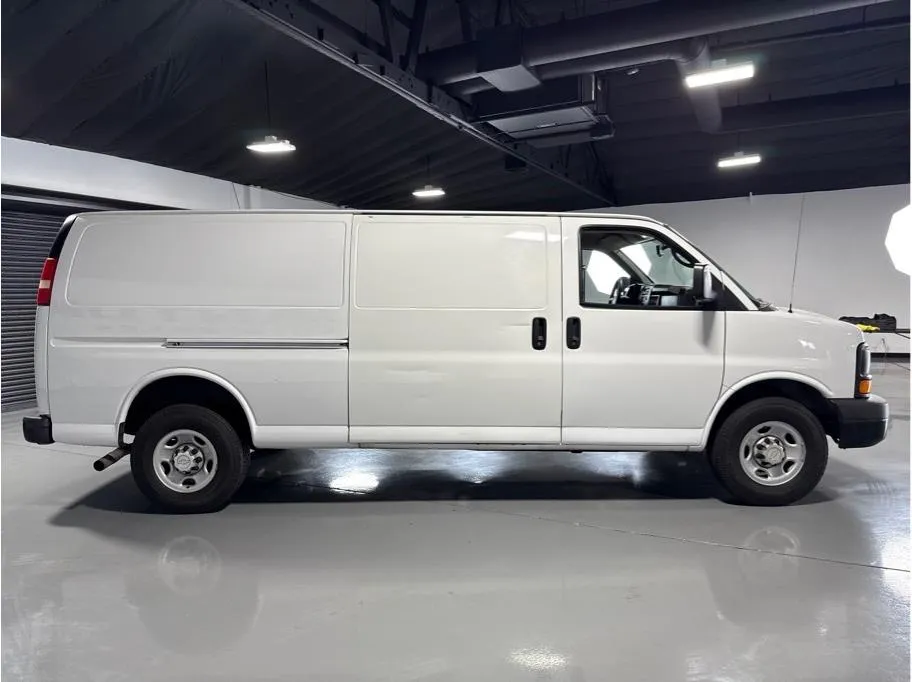 2014 Chevrolet Express 3500 Cargo Van photo 8