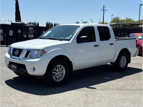 White 2020 Nissan Frontier Crew Cab SV Pickup 4D 5 ft for sale in Garden Grove, CA