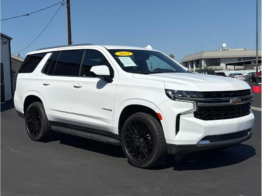 2021 Chevrolet Tahoe LS photo 3