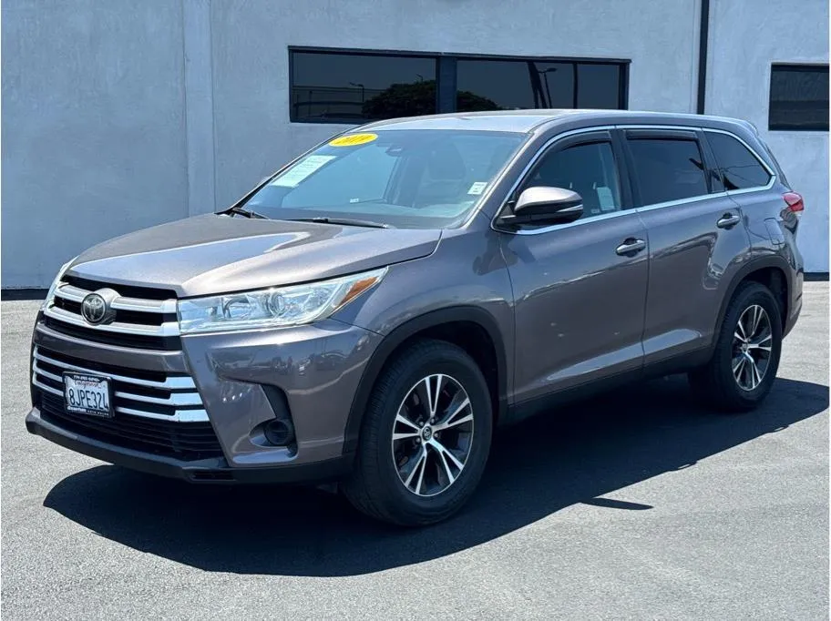 Gray 2019 Toyota Highlander LE Sport Utility 4D for sale in Garden Grove, CA