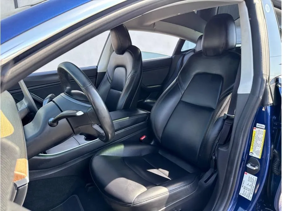 2018 Tesla Model 3 Long Range photo 10