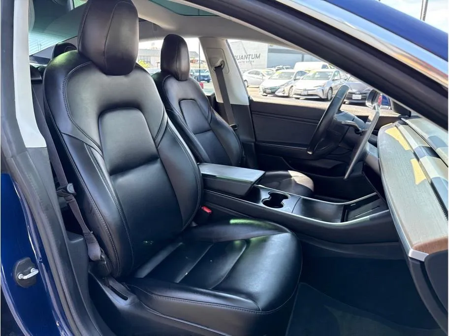 2018 Tesla Model 3 Long Range photo 15