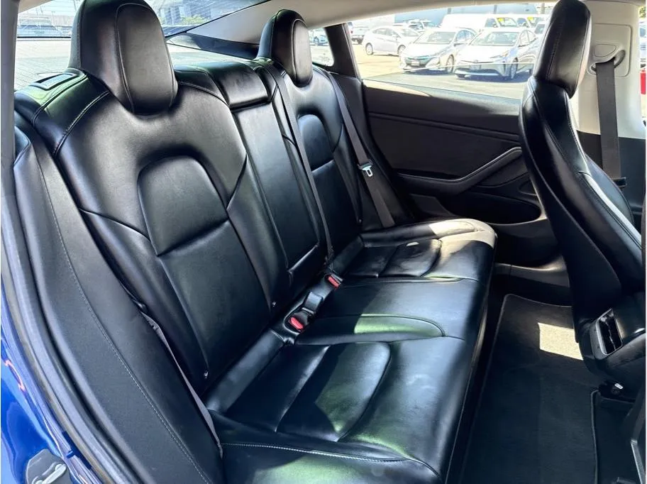 2018 Tesla Model 3 Long Range photo 4
