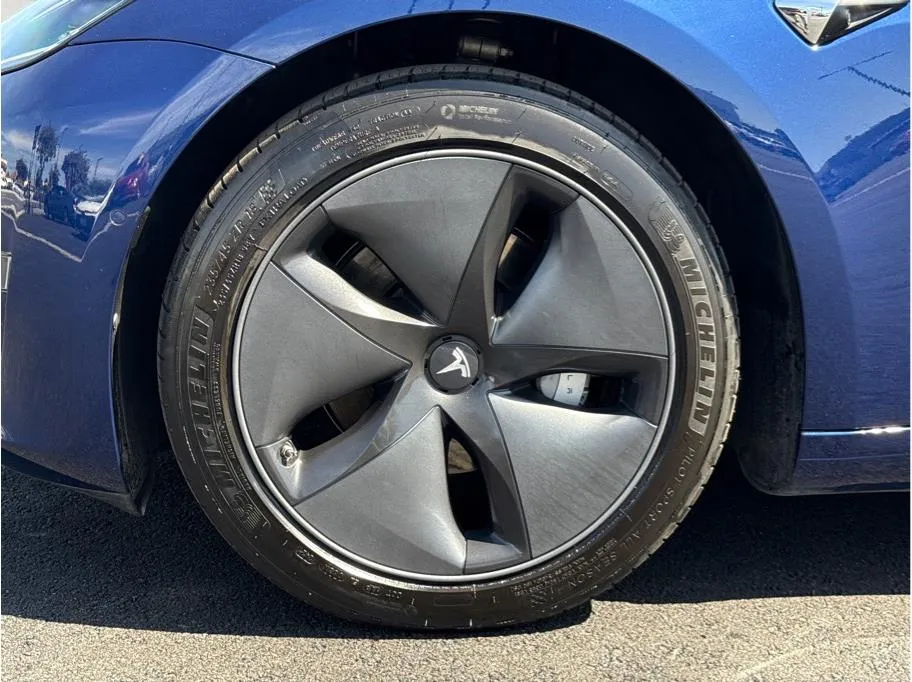 2018 Tesla Model 3 Long Range photo 14