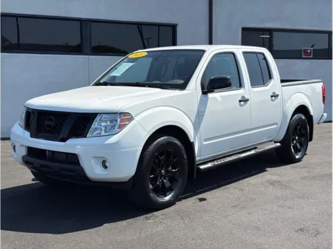 White 2021 Nissan Frontier Crew Cab SV Pickup 4D 5 ft for sale in Garden Grove, CA