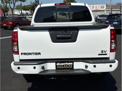 More photos of 2021 Nissan Frontier Crew Cab SV Pickup 4D 5 ft at Quantum Auto Sales - Garden Grove, CA