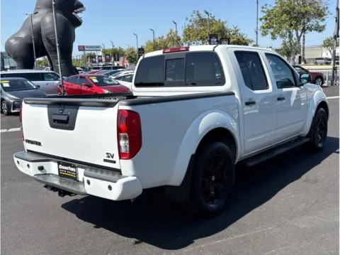 More photos of 2021 Nissan Frontier Crew Cab SV Pickup 4D 5 ft at Quantum Auto Sales - Garden Grove, CA
