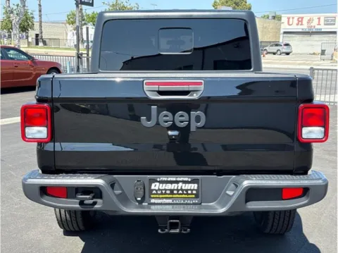 More photos of 2021 Jeep Gladiator California Edition Pickup 4D 5 ft at Quantum Auto Sales - Garden Grove, CA