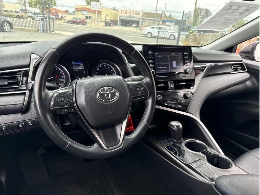 2022 Toyota Camry SE photo 16