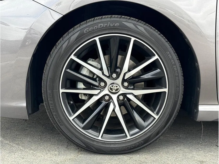 2022 Toyota Camry SE photo 14