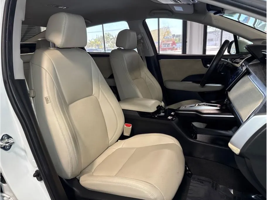 2018 Honda Clarity Plug-In Hybrid Touring photo 16