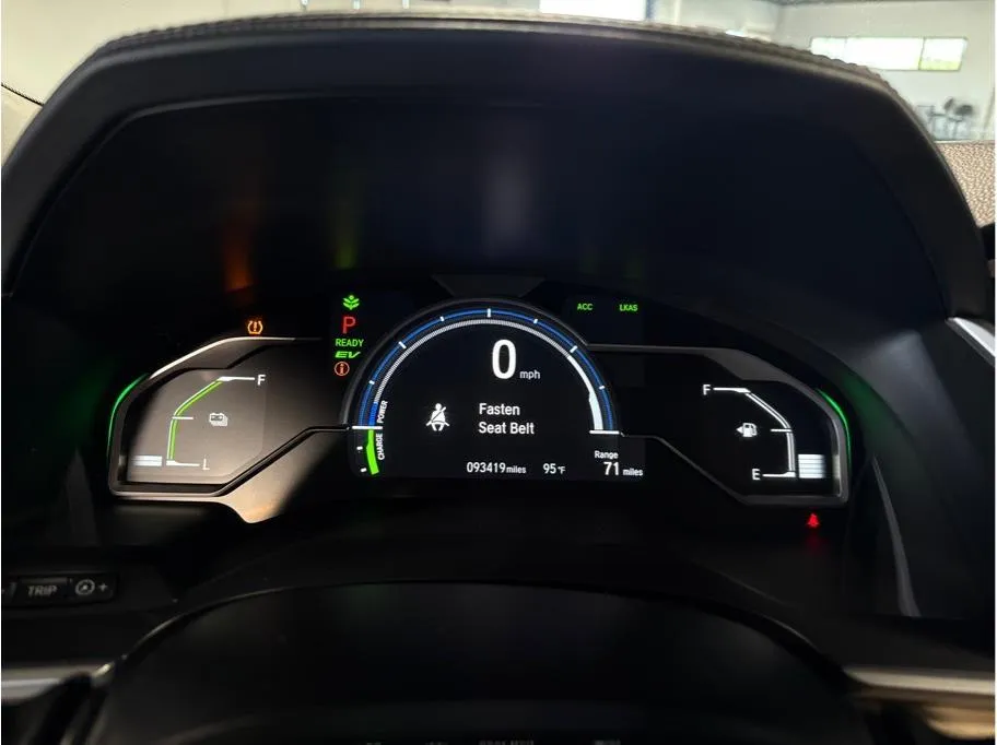 2018 Honda Clarity Plug-In Hybrid Touring photo 5