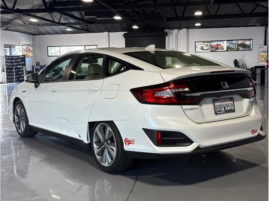 2018 Honda Clarity Plug-In Hybrid Touring photo 13