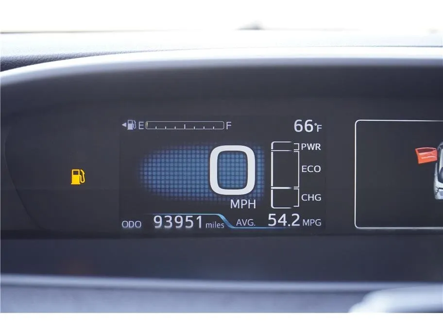 2016 Toyota Prius Three photo 17