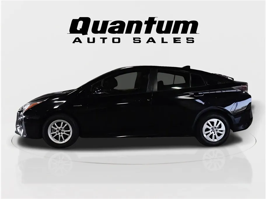 2016 Toyota Prius Three photo 8