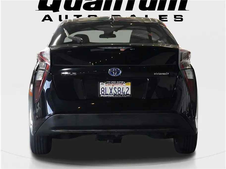 2016 Toyota Prius Three photo 2