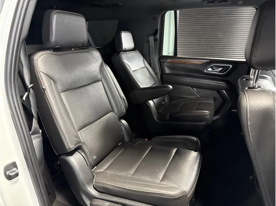 2021 Chevrolet Suburban High Country photo 17