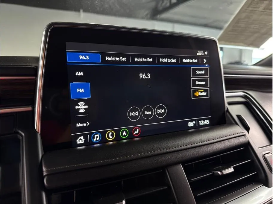 2021 Chevrolet Suburban High Country photo 13