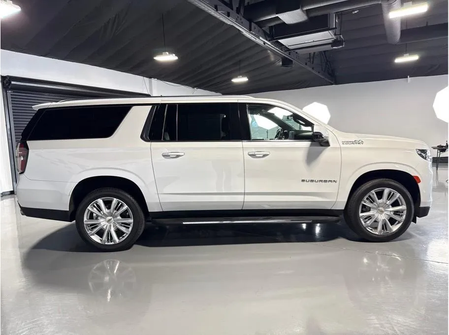 2021 Chevrolet Suburban High Country photo 15