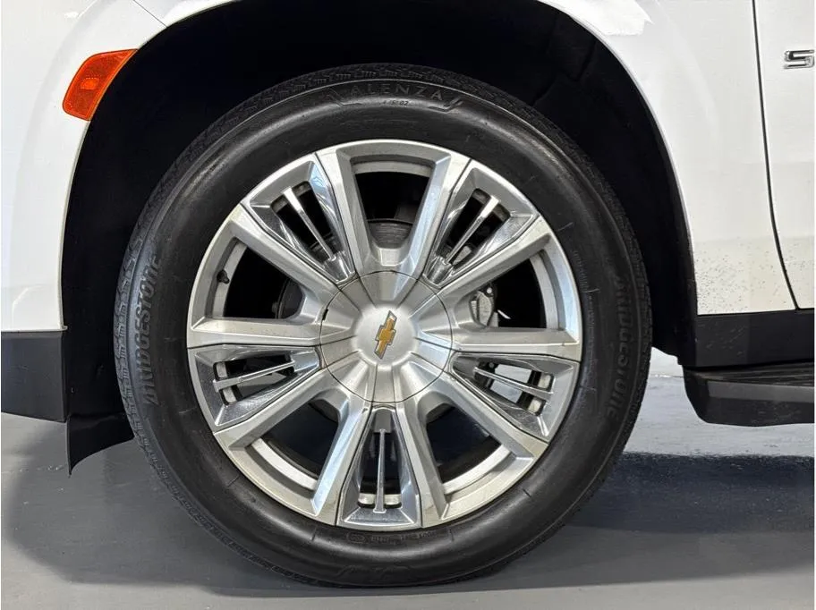 2021 Chevrolet Suburban High Country photo 16