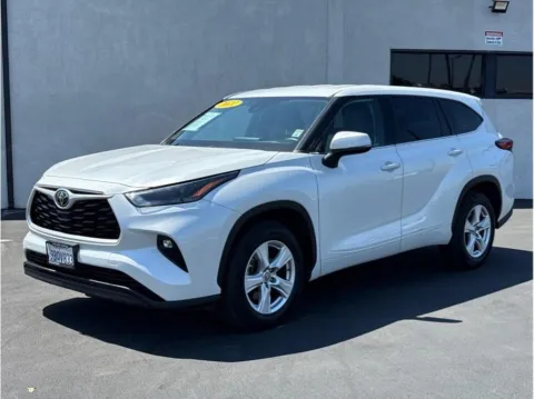 White 2022 Toyota Highlander LE Sport Utility 4D for sale in Garden Grove, CA