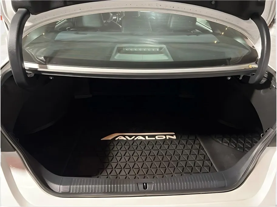2020 Toyota Avalon Hybrid XLE photo 4
