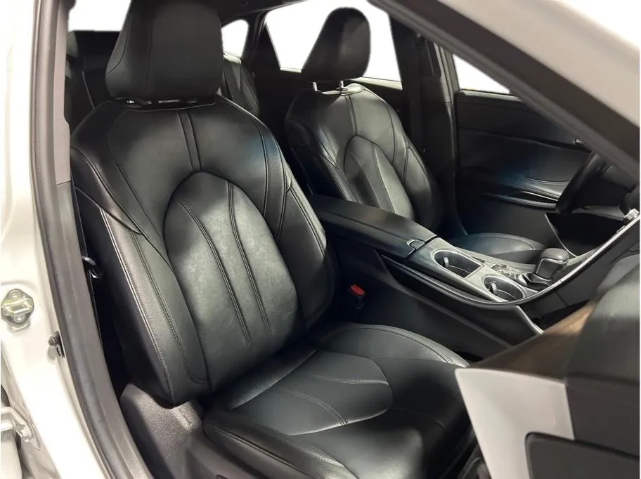 2020 Toyota Avalon Hybrid XLE photo 17