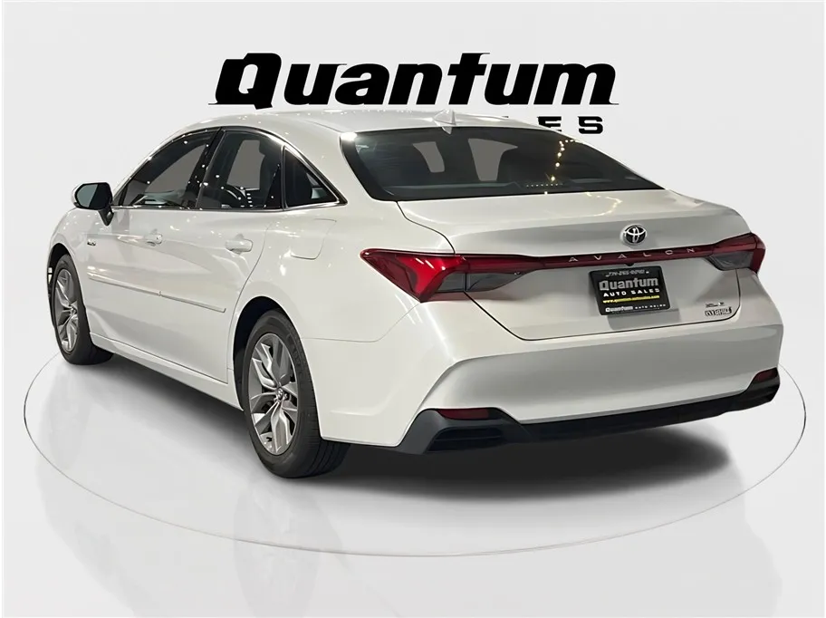 2020 Toyota Avalon Hybrid XLE photo 14