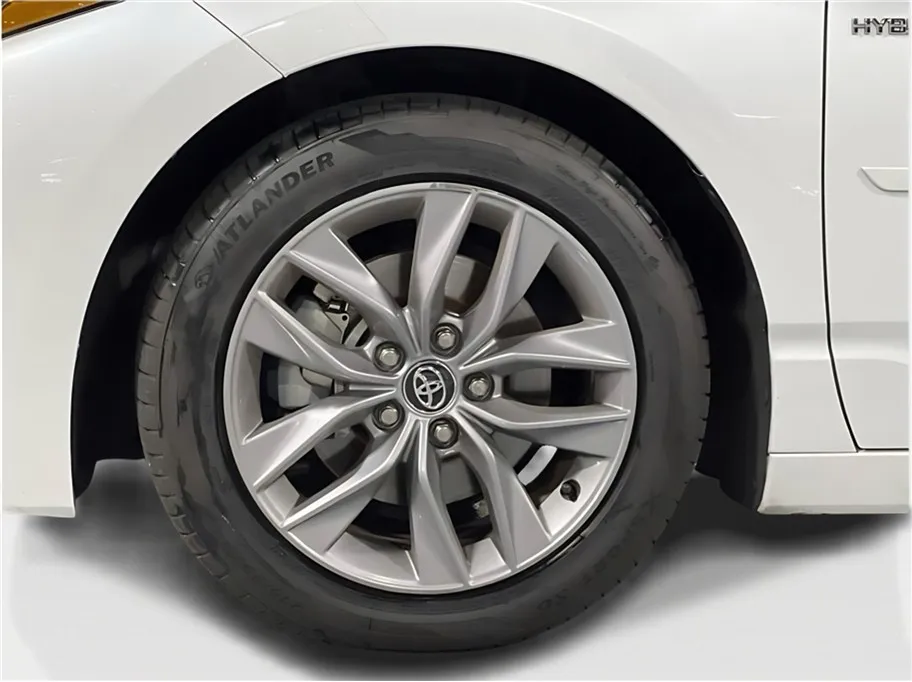 2020 Toyota Avalon Hybrid XLE photo 16
