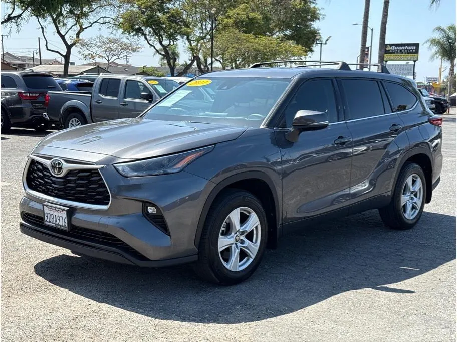Gray 2022 Toyota Highlander LE Sport Utility 4D for sale in Garden Grove, CA