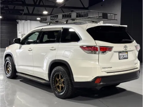 Another view of 2016 Toyota Highlander Limited Sport Utility 4D for sale in Garden Grove, CA at Quantum Auto Sales - Garden Grove