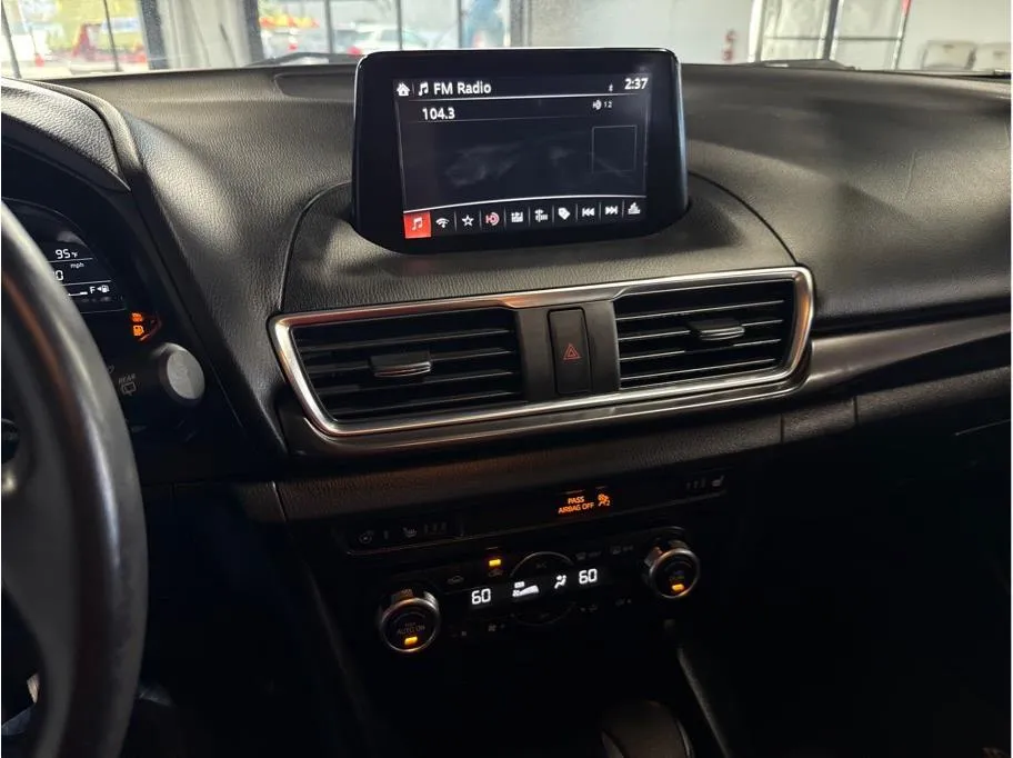 2018 Mazda Mazda3 Grand Touring Hatchback photo 6