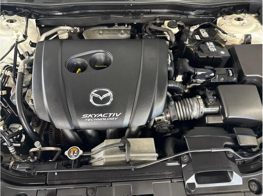 2018 Mazda Mazda3 Grand Touring Hatchback photo 13