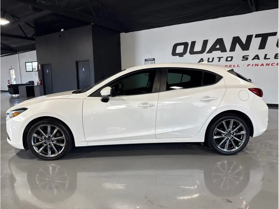 2018 Mazda Mazda3 Grand Touring Hatchback photo 8