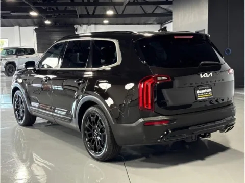 Another view of 2022 Kia Telluride SX Sport Utility 4D for sale in Garden Grove, CA at Quantum Auto Sales - Garden Grove