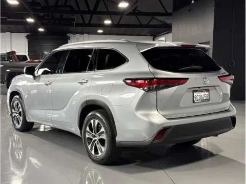 Another view of 2020 Toyota Highlander XLE Sport Utility 4D for sale in Garden Grove, CA at Quantum Auto Sales - Garden Grove