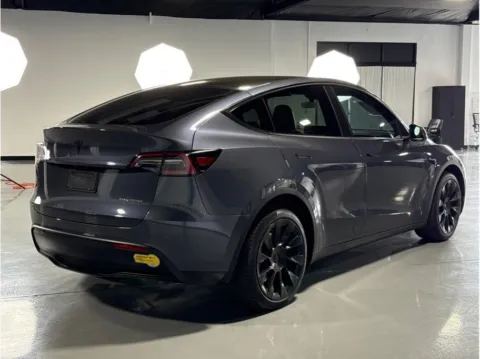 More photos of 2022 Tesla Model Y Long Range Sport Utility 4D at Quantum Auto Sales - Garden Grove, CA