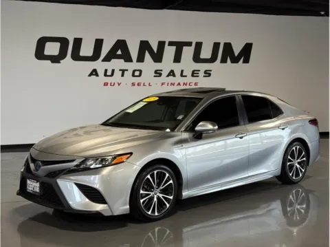 Silver 2019 Toyota Camry Hybrid SE Sedan 4D for sale in Garden Grove, CA