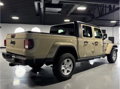 More photos of 2022 Jeep Gladiator Sport S Pickup 4D 5 ft at Quantum Auto Sales - Garden Grove, CA