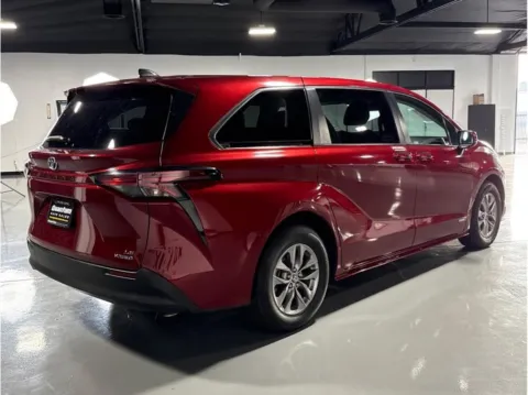 More photos of 2021 Toyota Sienna LE Minivan 4D at Quantum Auto Sales - Garden Grove, CA