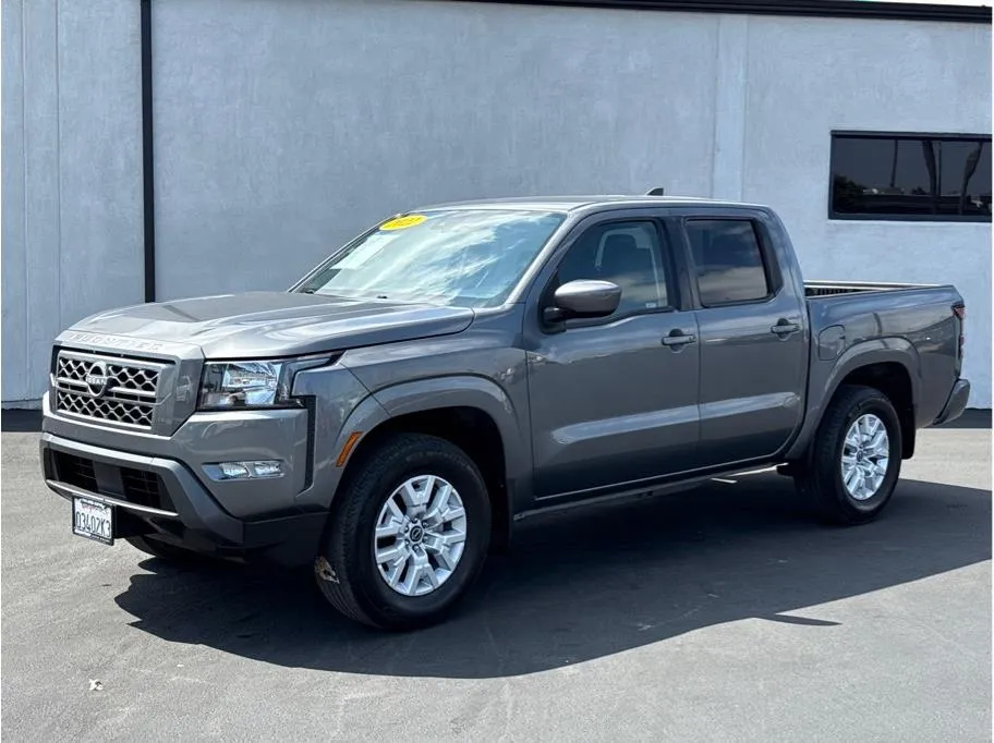 2022 Nissan Frontier SV's photo