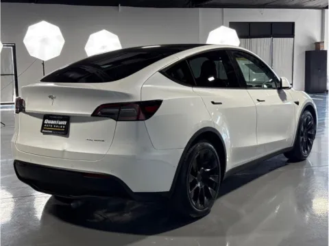 More photos of 2021 Tesla Model Y Long Range Sport Utility 4D at Quantum Auto Sales - Santa Ana, CA