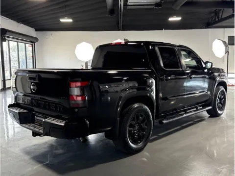 More photos of 2023 Nissan Frontier Crew Cab SV (2023.25) Pickup 4D 5 ft at Quantum Auto Sales - Santa Ana, CA