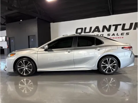 Photos of 2019 Toyota Camry Hybrid SE Sedan 4D for sale in Santa Ana, CA at Quantum Auto Sales - Santa Ana