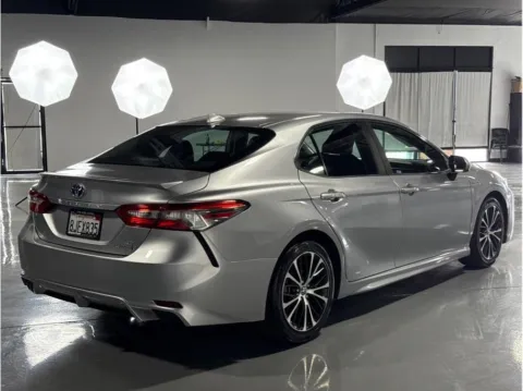 More photos of 2019 Toyota Camry Hybrid SE Sedan 4D at Quantum Auto Sales - Santa Ana, CA