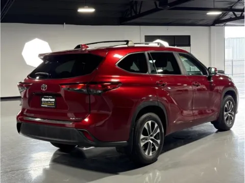 More photos of 2023 Toyota Highlander XLE Sport Utility 4D at Quantum Auto Sales - Santa Ana, CA